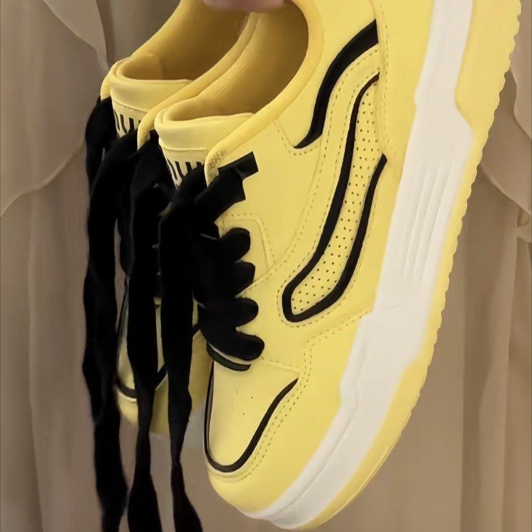 Damen Sportliche Sneakers mit modernem, atmungsaktivem Obermaterial und dämpfender Sohle EB