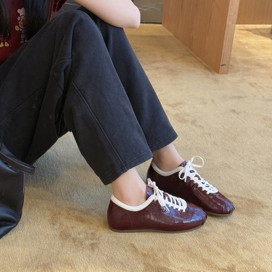 Damen Sneaker im modernen Glanz-Look mit atmungsaktiver Machart EB