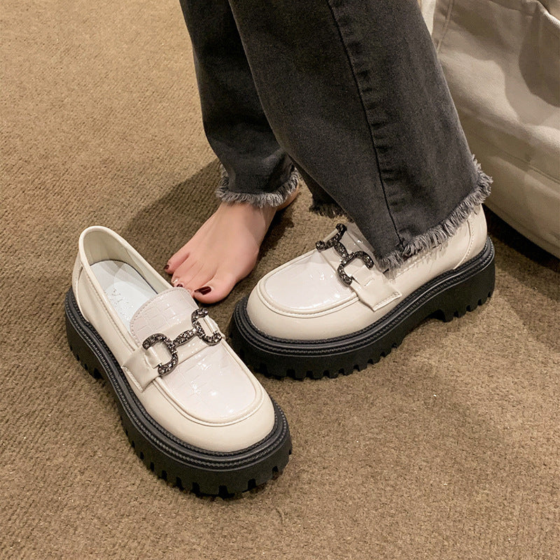 Damen Loafers mit modischer Krokodilprägung und dekorativem Schmuck-Riemen EB