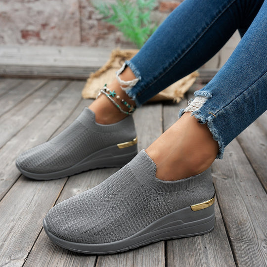 Damen Sportliche Slip-On Sneakers mit elegantem Stretch-Obermaterial EB