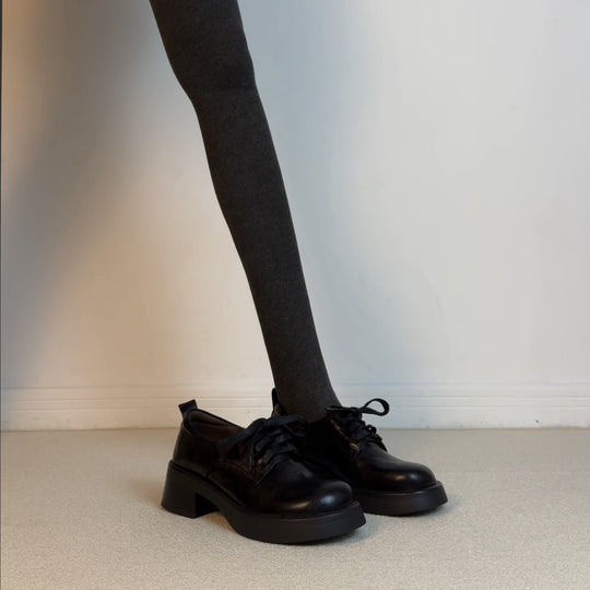 Damen Klassische Schnürschuhe mit robustem Plateau und eleganter Lederoberfläche EB