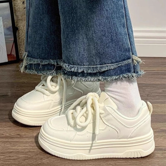 Damen Komfortable Plateau-Sneaker mit trendigem Design und dicker Sohle EB