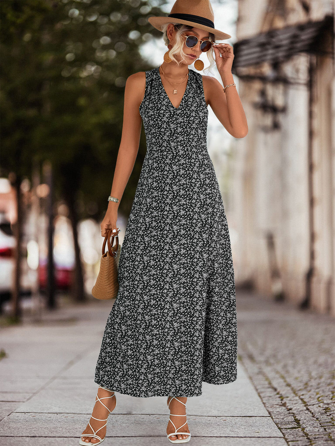 Damen Maxikleid mit floralem V-Ausschnitt und schwingendem Rock EB