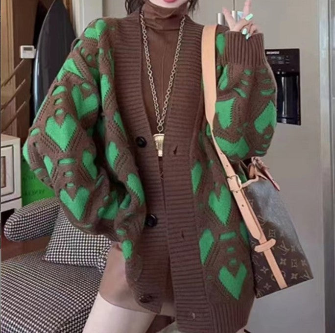 Damen Strickjacke mit einzigartigem Herzmuster und voluminösen Ärmeln EB