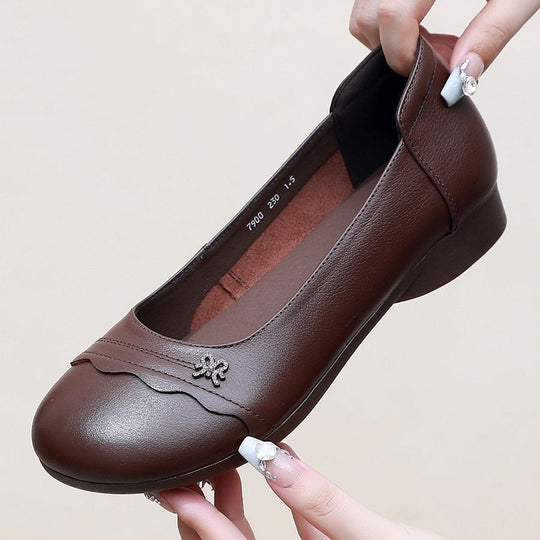 Damen Elegante Ballerinas mit zierlichem Schmuckdetail und hochwertiger Lederverarbeitung EB