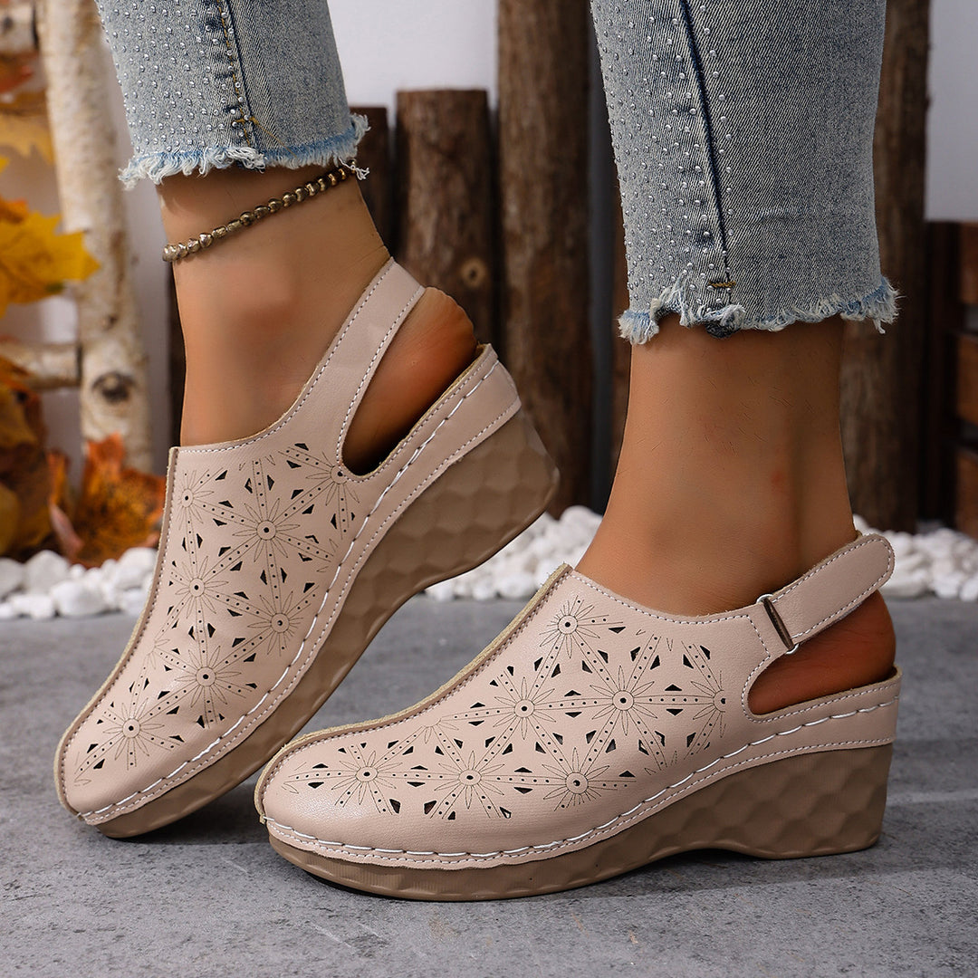 Damen Wedge-Clogs mit perforiertem Design und elastischem Einsatz EB