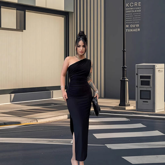 Damen Elegantes Wickelkleid mit asymmetrischem Schnitt und schimmerndem Oberteil EB