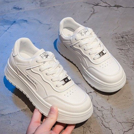 Damen Modische Sneaker mit dämpfender Sohle und ergonomischem Design EB
