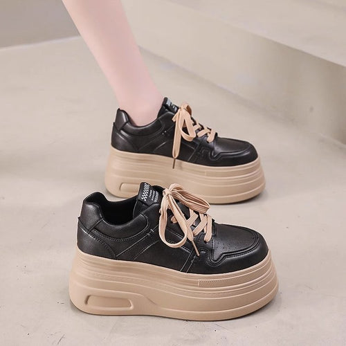 Damen Plateausneaker mit robustem Obermaterial und modischer Schnürung EB