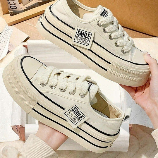 Damen modische Sneakers mit einzigartigen Details und robustem Sohlenprofil EB