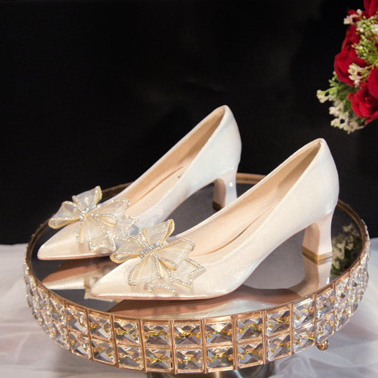 Damen elegante spitze Pumps mit Schmuckdetails EB