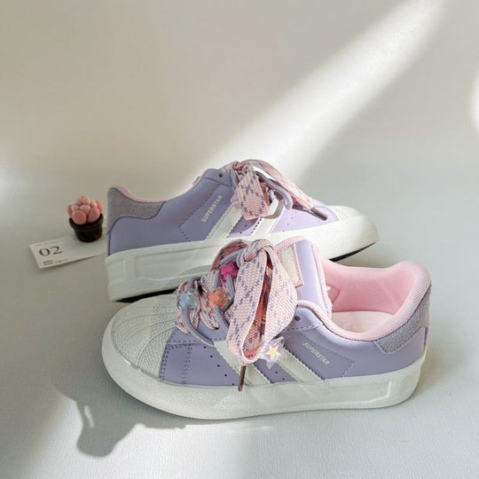 Damen Sneakers mit verspieltem Design und einzigartigen Schnürungen EB