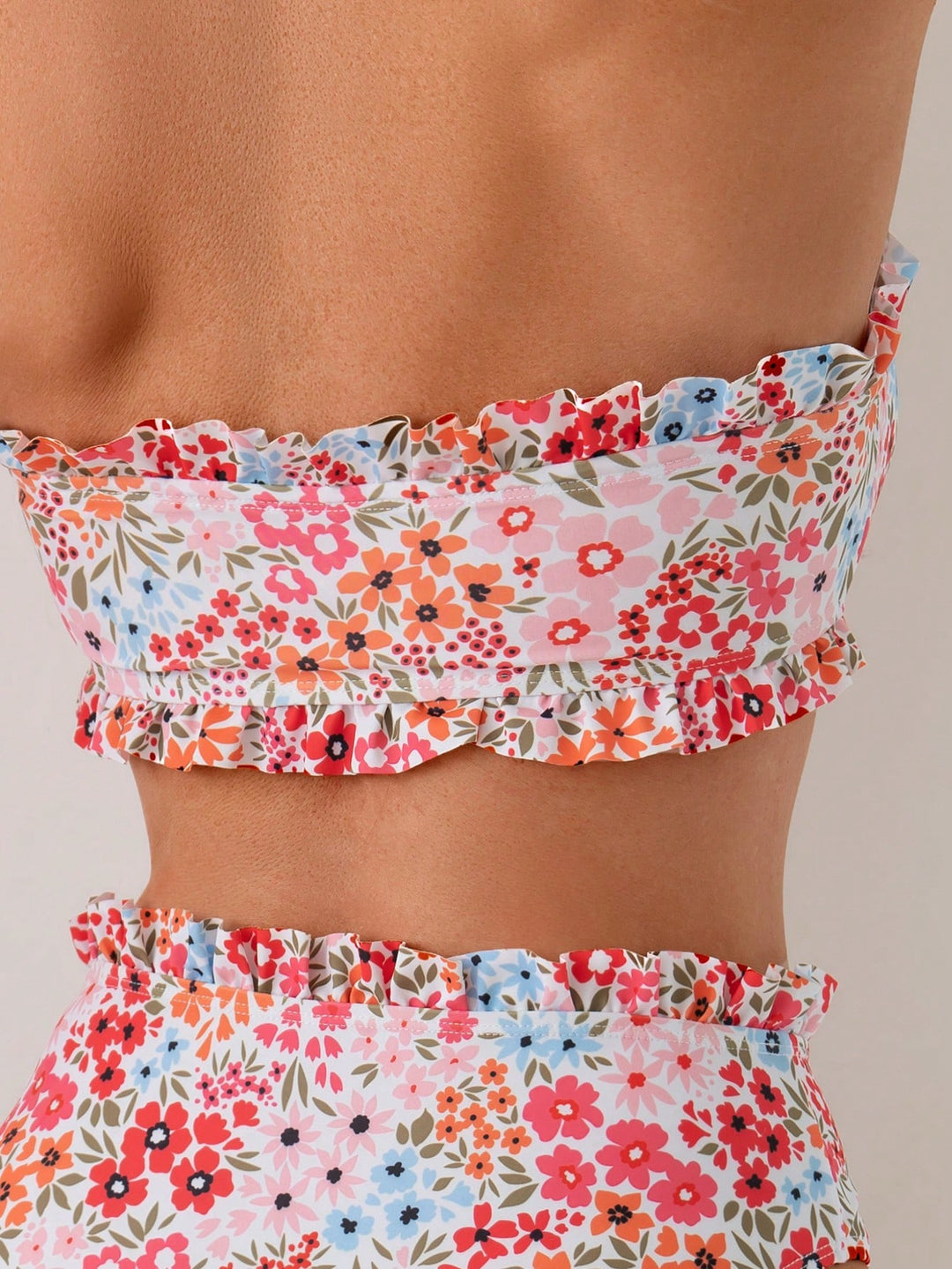 Damen Bandeau-Bikini mit verspieltem Rüschendesign EB
