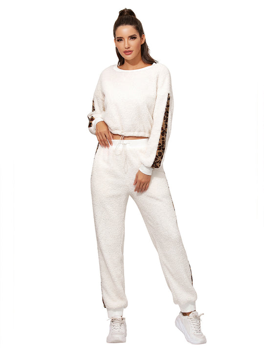 Damen Set aus freizeitorientiertem Sweatshirt und Jogginghose im modischen Fleece-Look EB