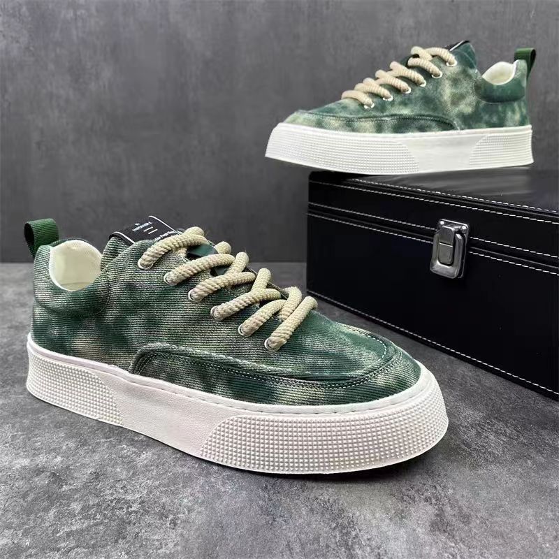 Damen Sneakers mit geräumiger Sohle von EB