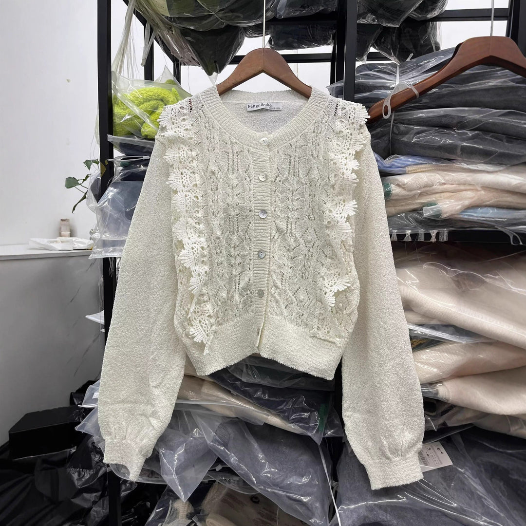 Damen Strickjacke mit filigranem Häkelmuster EB