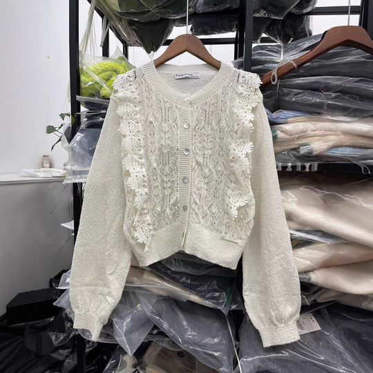 Damen Strickjacke mit filigranem Häkelmuster EB