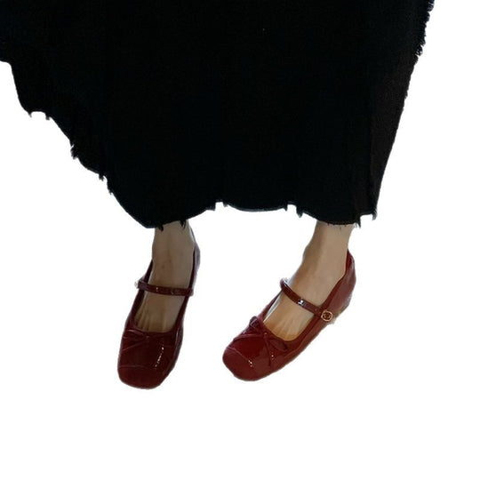 Damen Ballerinas mit elegantem Riemen und hochwertigem Lackleder EB