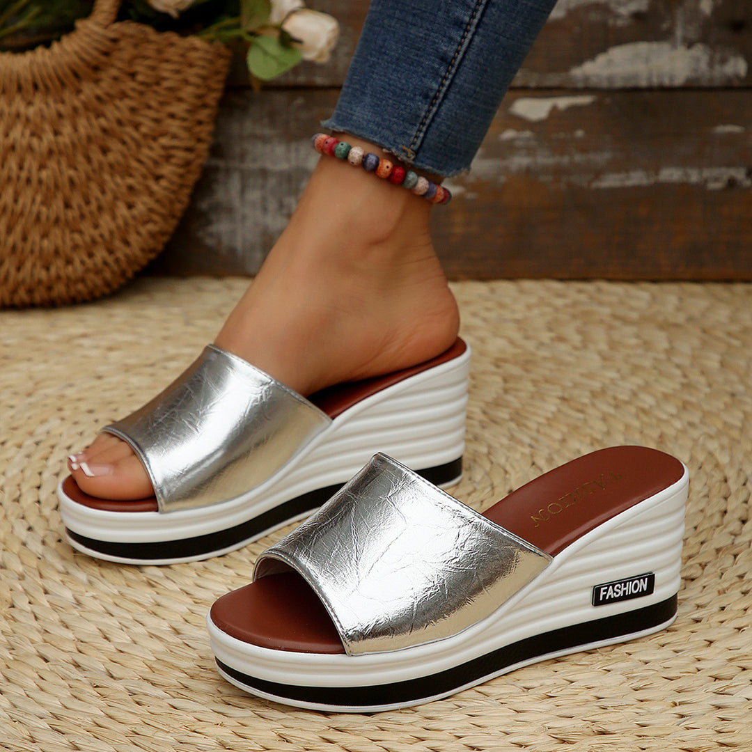 Damen Glamouröse Wedge-Pantoletten mit schimmerndem Obermaterial und bequemer Sohle EB