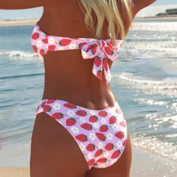 Damen Bandeau-Bikini mit hochgeschnittenen Pants und buntem Bedruck EB