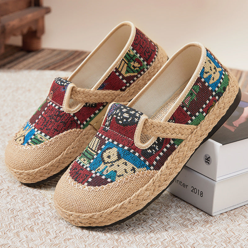 DamenHandgefertigte Trachtenschuhe mit traditionellen Mustern EB