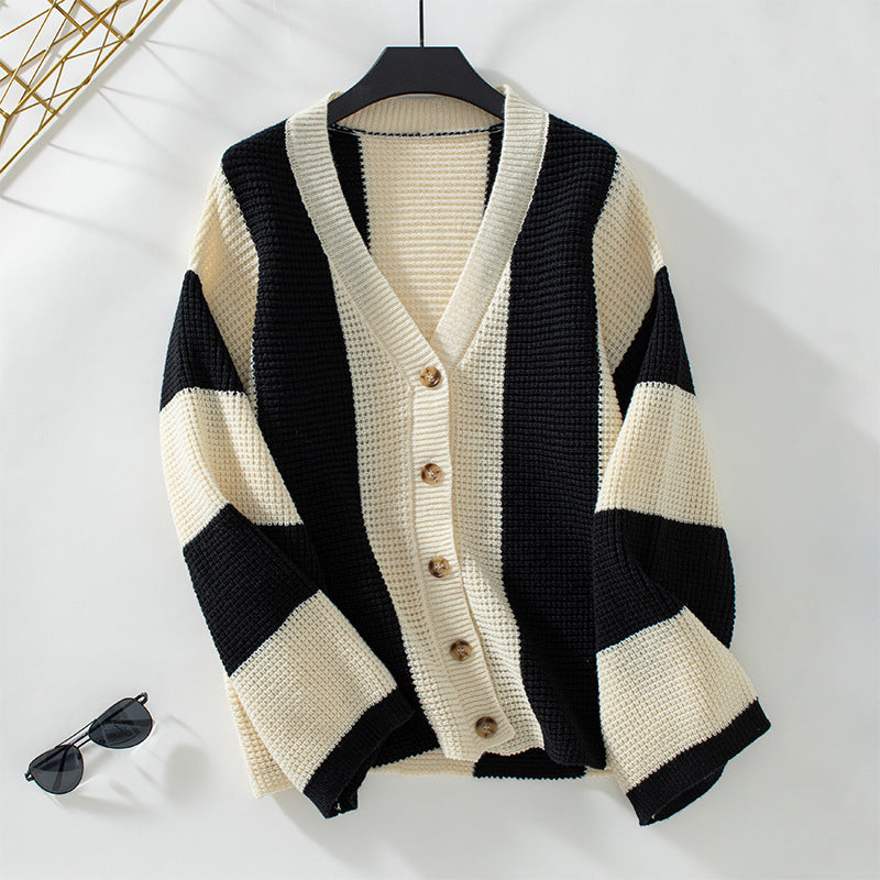 Damen Strickjacke mit einzigartigem Waffelmuster und modischen Knopfdetails EB