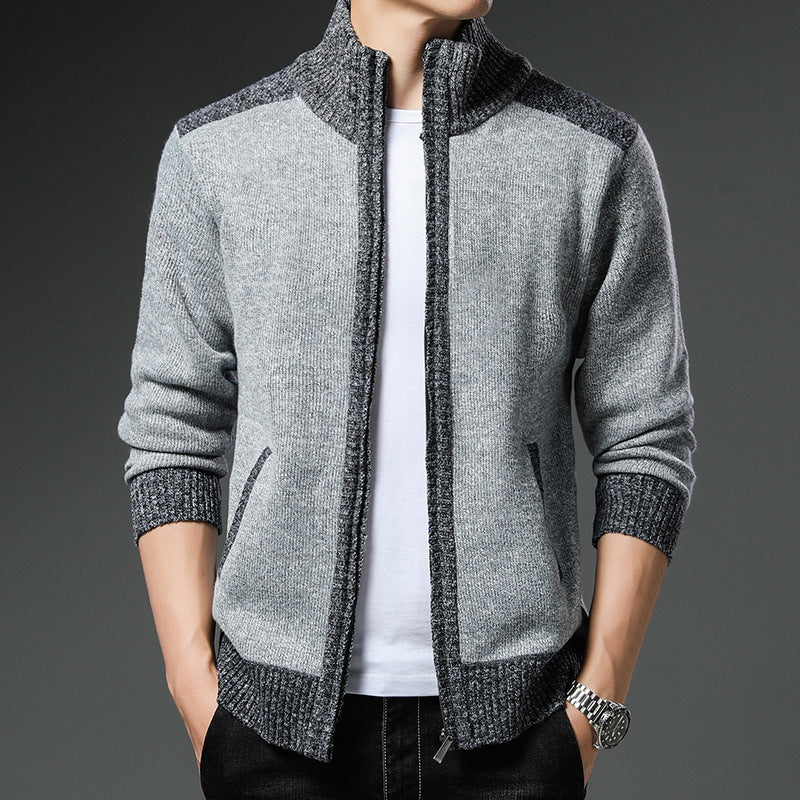 Herren Strickjacke mit hohen Kragen und praktischen Taschen EB