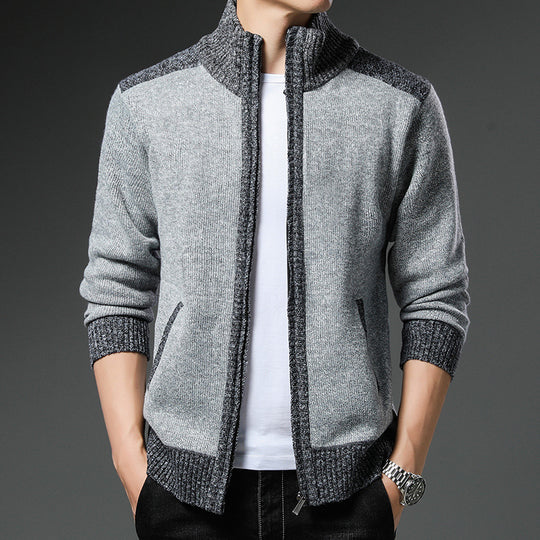 Herren Strickjacke mit hohen Kragen und praktischen Taschen EB