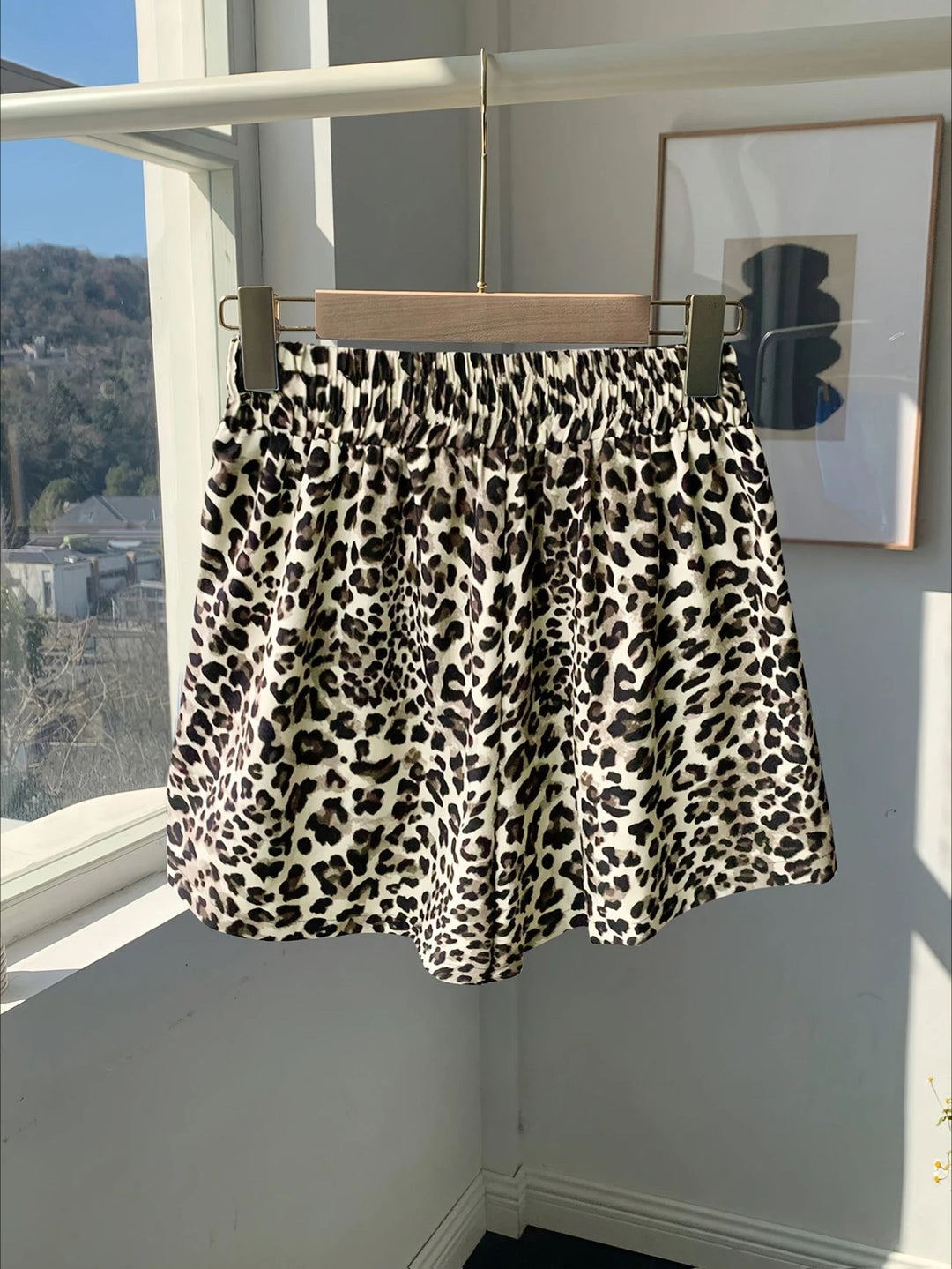 Damen Lockere Leoprint-Strandshorts EB