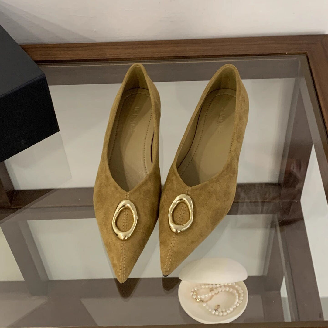 Damen elegante spitze Pumps mit dekorativen Metallakzenten EB