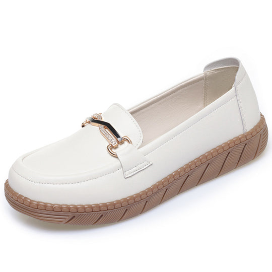 Damen Mokassins mit luftiger Perforation und modischem Schmuckdetail EB