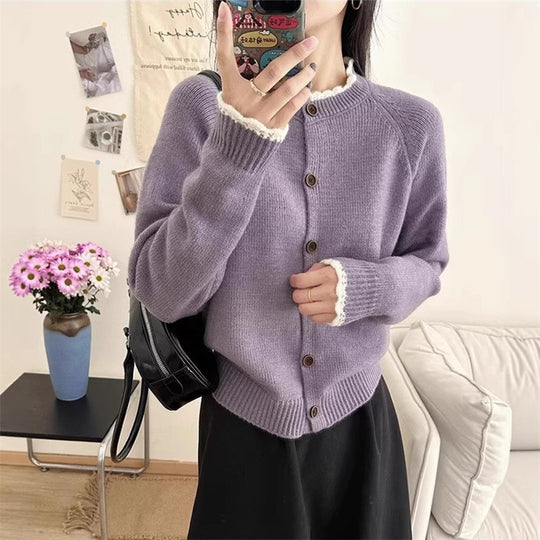 Damen Strickjacke mit Knopfdetails und dekorativem Kragen EB