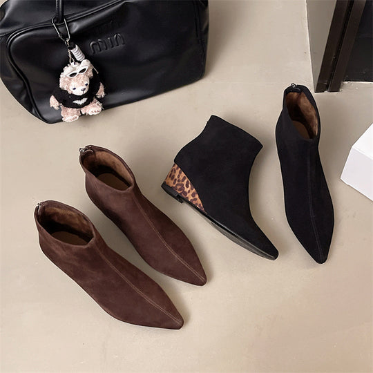 Damen Ankle Boots mit eleganter spitz zulaufender Form und tierischem Akzent EB