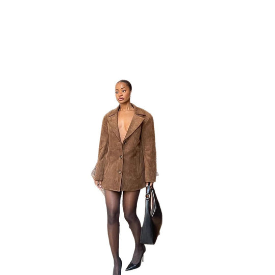 Damen Designer-Sakko mit tiefem V-Ausschnitt und modernen Details EB