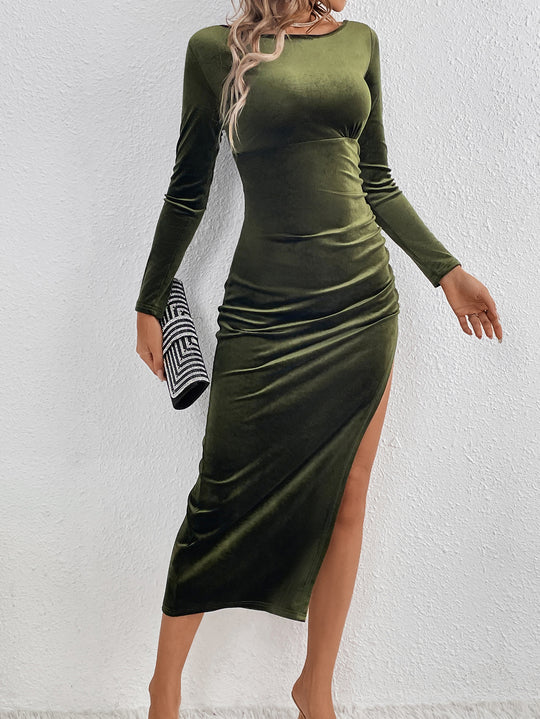 Damen figurbetontes Samt-Maxikleid mit langen Ärmeln, taillierter Silhouette und hohem Beinschlitz Eichborn Berlin
