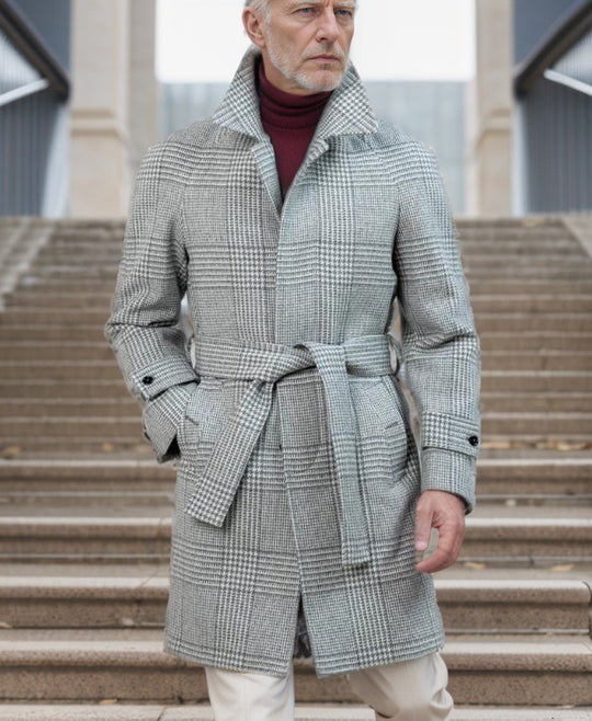 Herren modischer Trenchcoat mit praktischen Taschen und modernem Schnitt EB