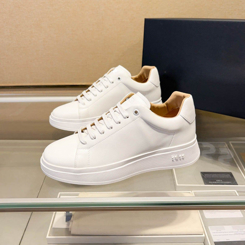 Damen Hochwertige Sneakers aus geschmeidigem Leder mit gepolsterter Sohle EB