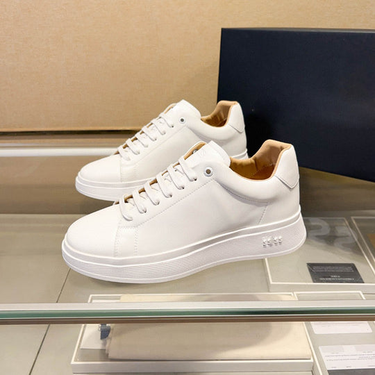 Damen Hochwertige Sneakers aus geschmeidigem Leder mit gepolsterter Sohle EB