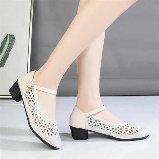 Damen Elegante Ballerinas mit stilvoller Spitzeneinlage und bequemem Blockabsatz EB