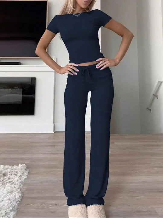 Damen lässiges Lounge-Set mit figurbetontem Oberteil und bequemer Hose EB