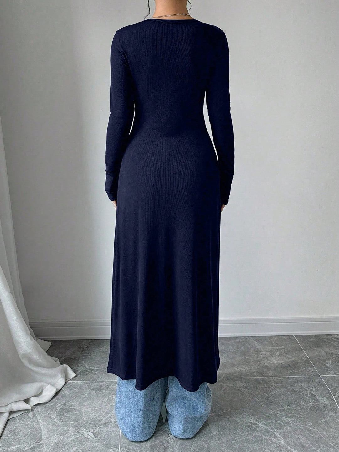 Damen Langstrickjacke mit V-Ausschnitt und Knopfverschluss EB