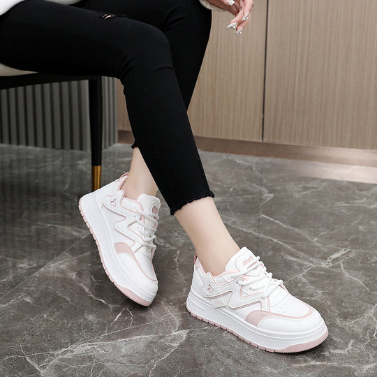 Damen Sportliche Sneakers mit atmungsaktiver Mesh-Konstruktion und dämpfender Sohle EB