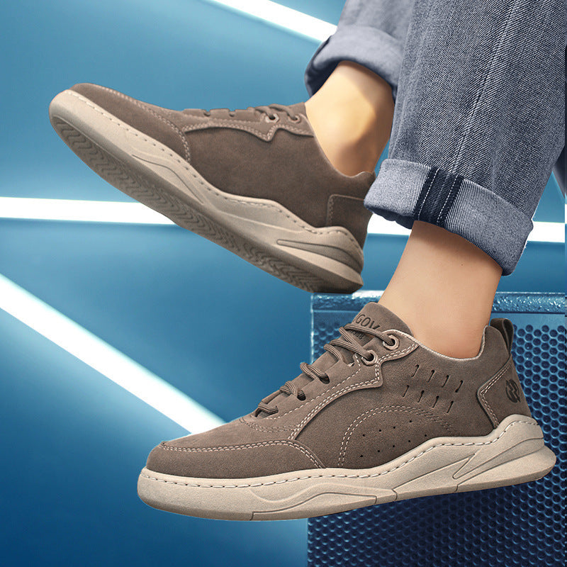 Herren urbaner Veloursleder-Optik City-Sneaker mit gelochter Seitenbelüftung und ergonomischer Plateaulaufsohle EB