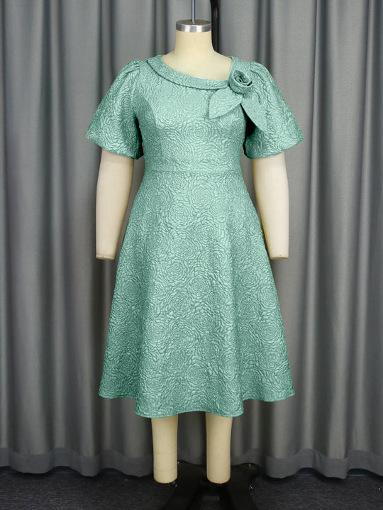Damen Elegantes Kleid mit strukturierter Blumenapplikation EB