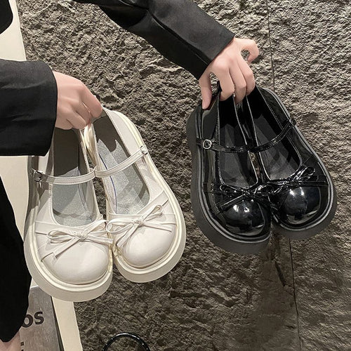 Damen Schicke Plateau-Schuhe mit glänzendem Obermaterial und dekorativem Riemchen EB