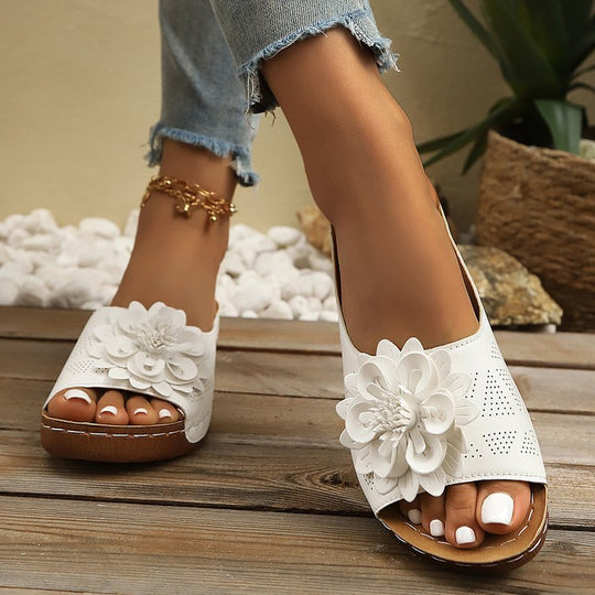 Damen Komfortable und dekorative Mules mit floralem Design EB