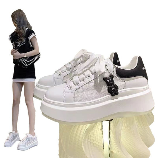 Damen Plattform-Sneaker mit trendiger Schnürung und außergewöhnlichem Design EB