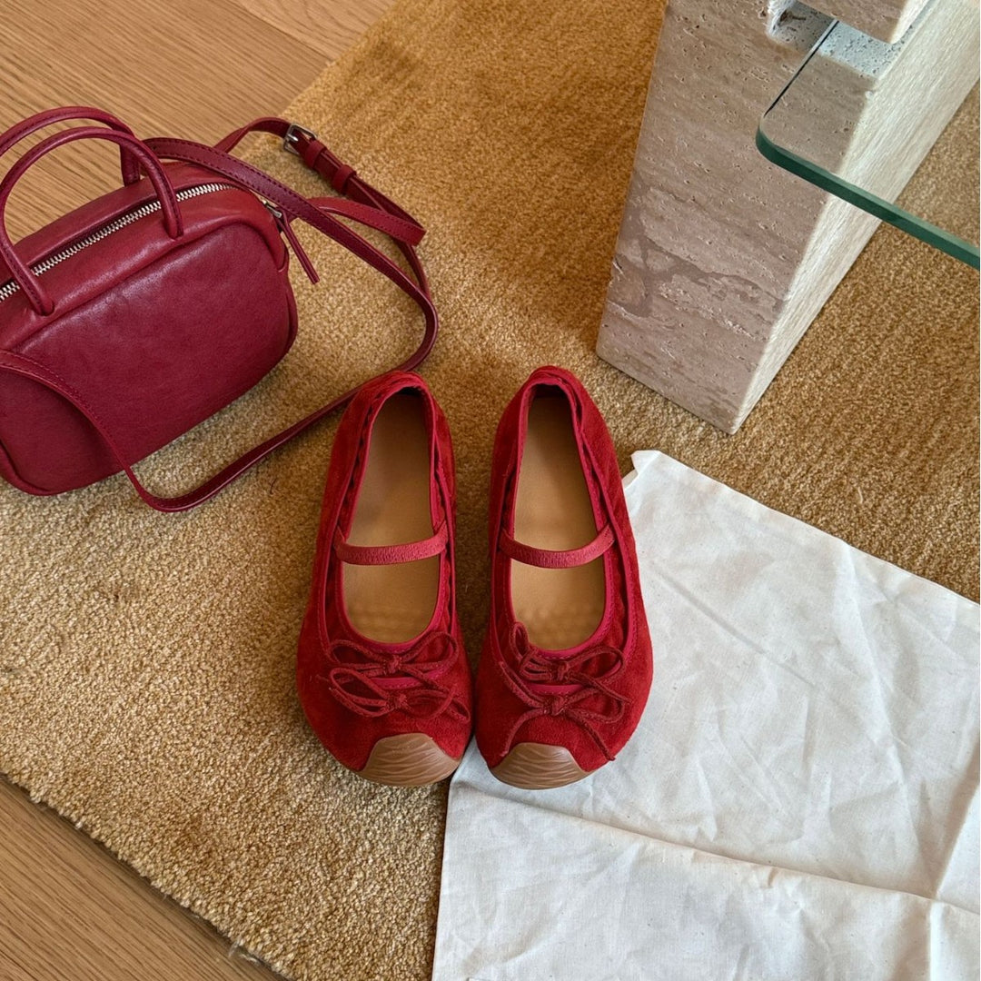 Damen Ballerinas aus hochwertigem Wildleder mit Riemchen und dekorativer Schleife EB