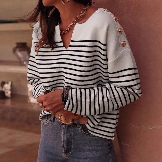 Damen modischer Sweater mit breiten Streifen und eleganten Knopfdetails EB