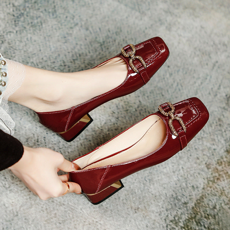 Damen Elegante Blockabsatz Pumps mit detailverzierter Schnalle EB